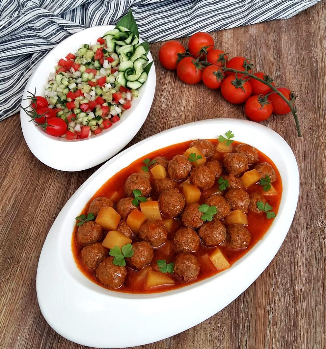 طرز تهیه کله گنجشکی خوشمزه و اصیل با گوشت و آرد نخودچی