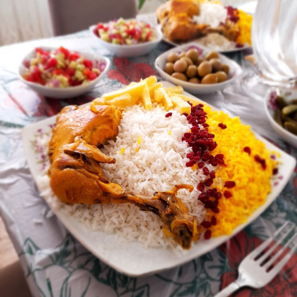 طرز تهیه و دستور پخت چلو مرغ زعفرانی