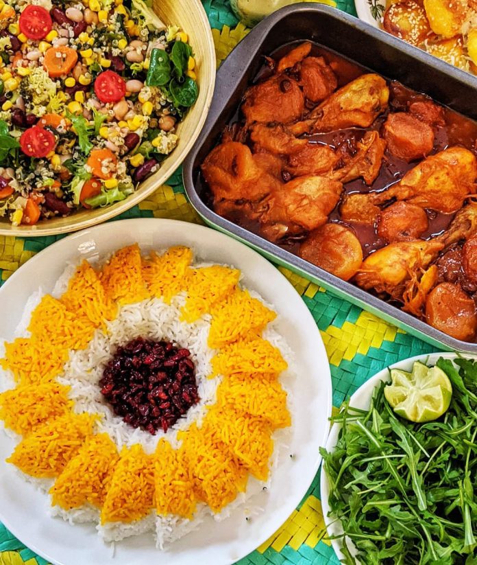 طرز تهیه و دستور پخت خورشت الو بخارا به همراه برنج