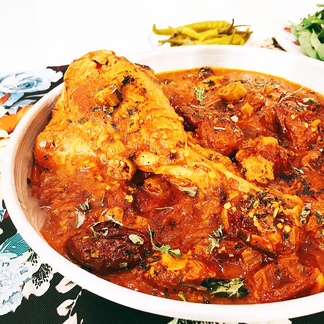 طرز تهیه خورشت آلو بخارا مجلسی با مرغ همراه با فوت و فن آن طرز تهیه خورشت آلو بخارا مجلسی با مرغ همراه با فوت و فن آن