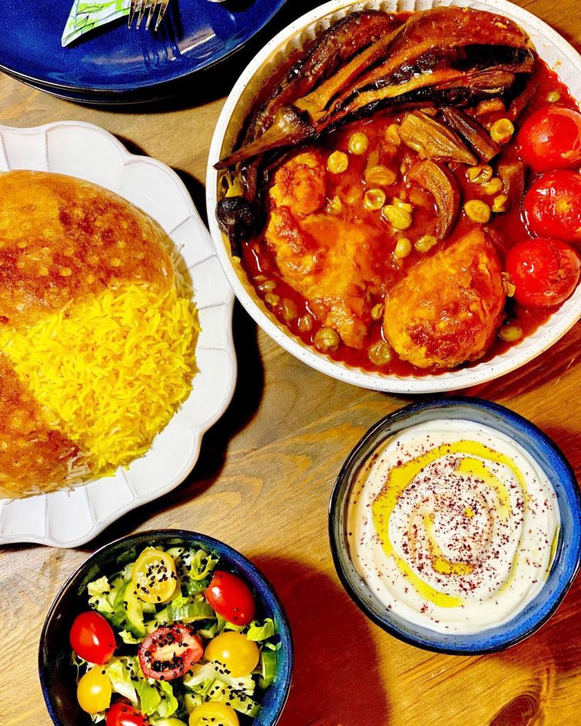 طرز تهیه خورشت بادمجان با مرغ