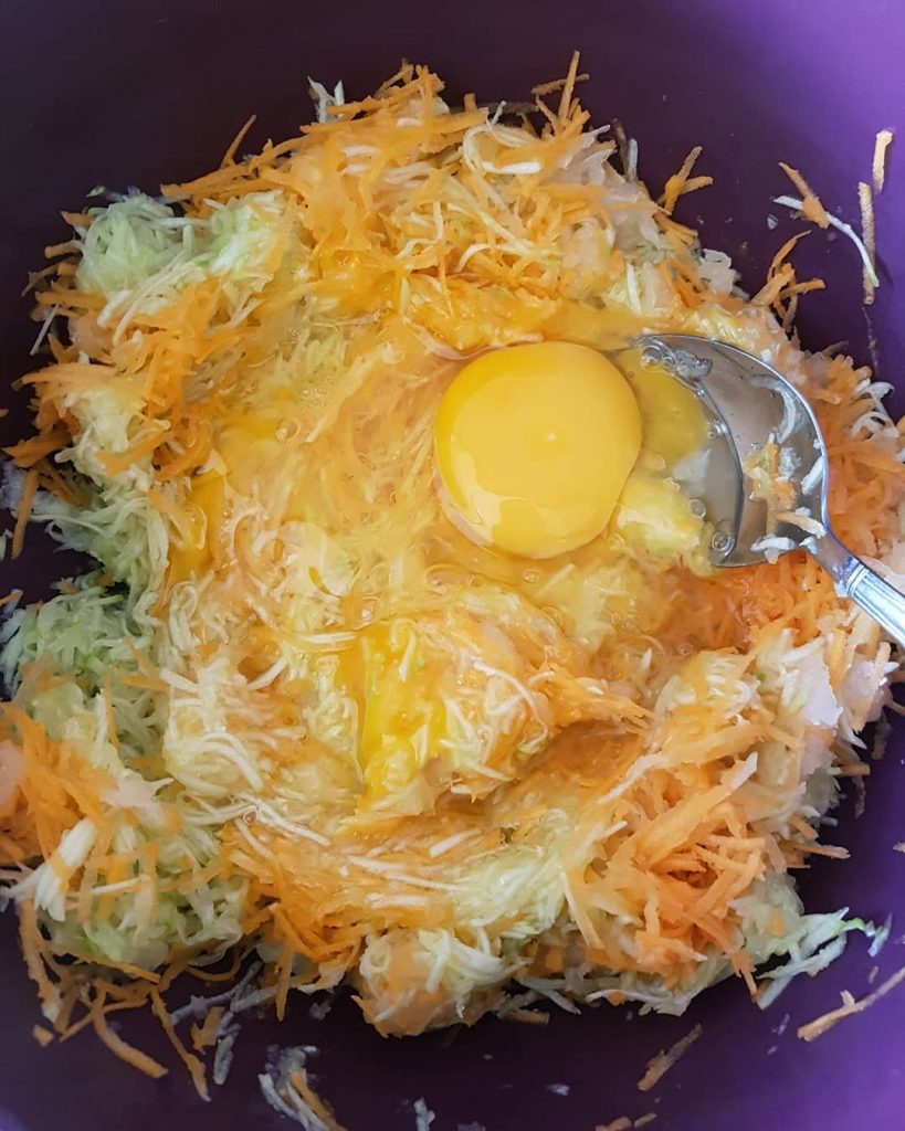 طرز تهیه کوکوی کدو سبز و هویج
