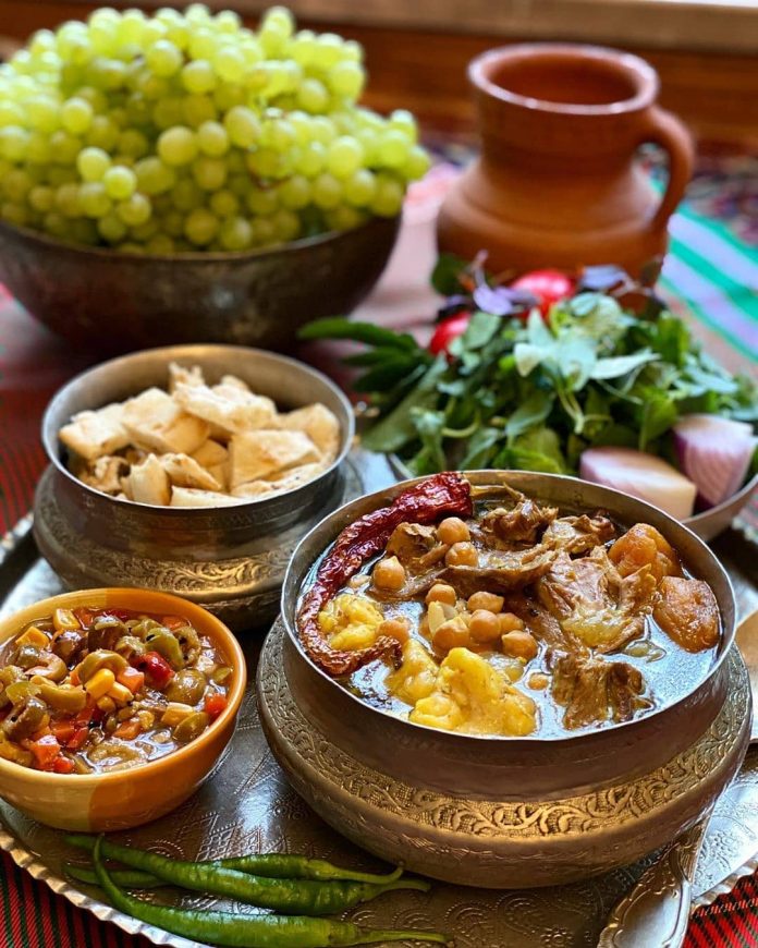 آبگوشت سنتی