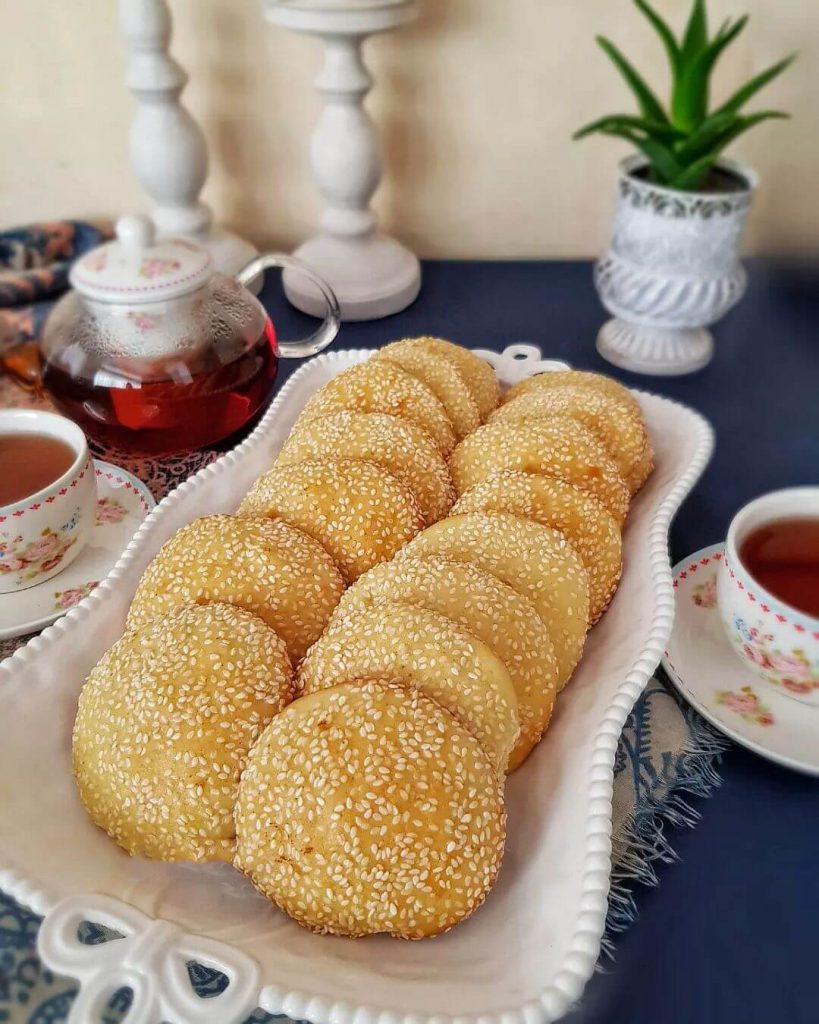 طرز تهیه کلوچه کنجدی 