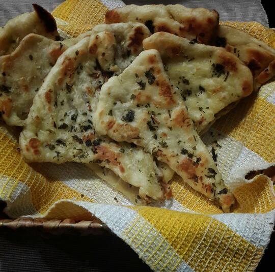طرز تهیه نان هندی ماهی تابه ای