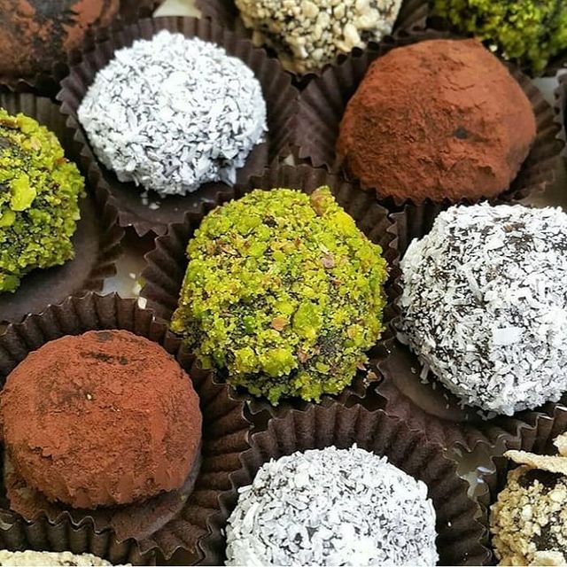 طرز تهیه و دستور پخت ترافل خرمائي