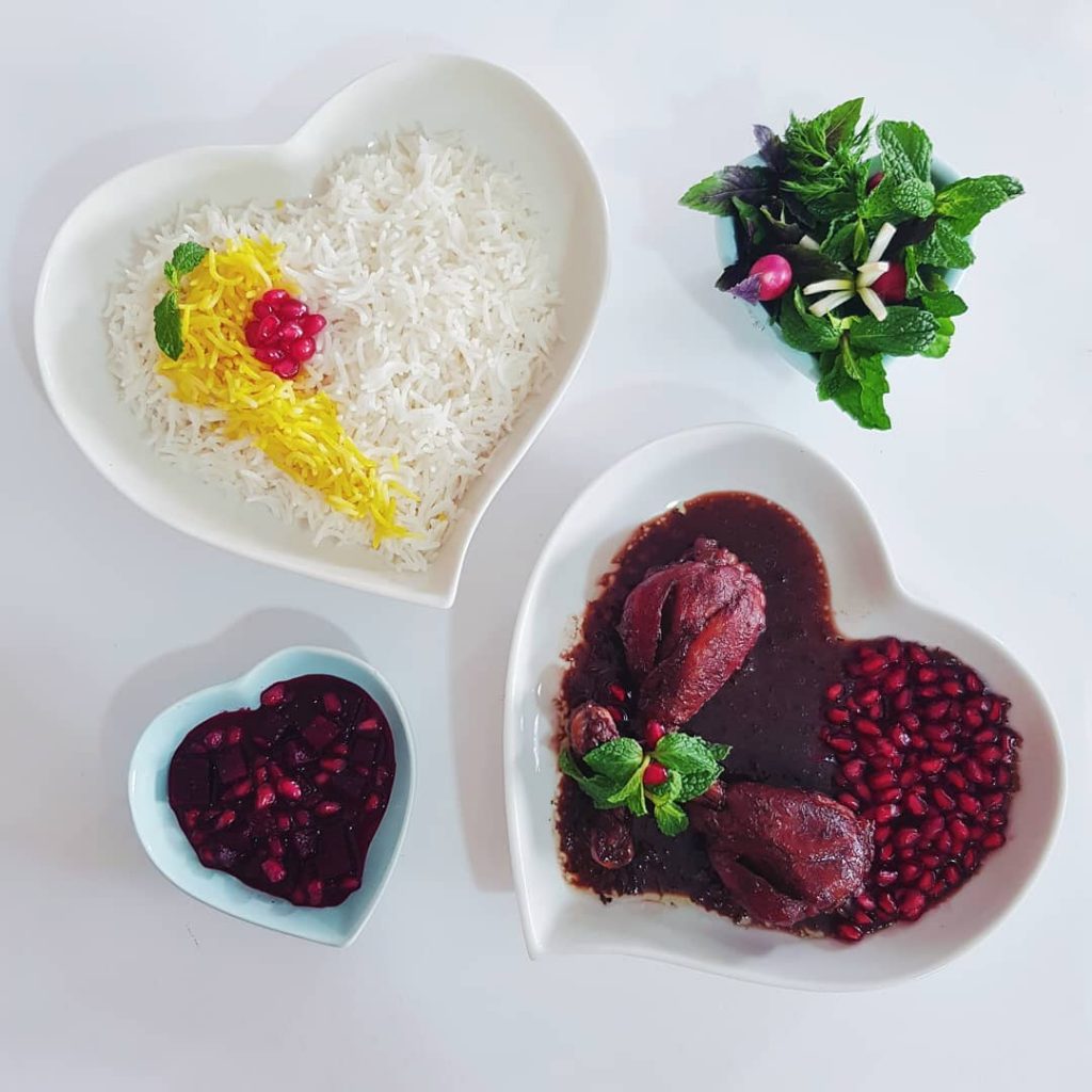 خورشت اناردون با مرغ