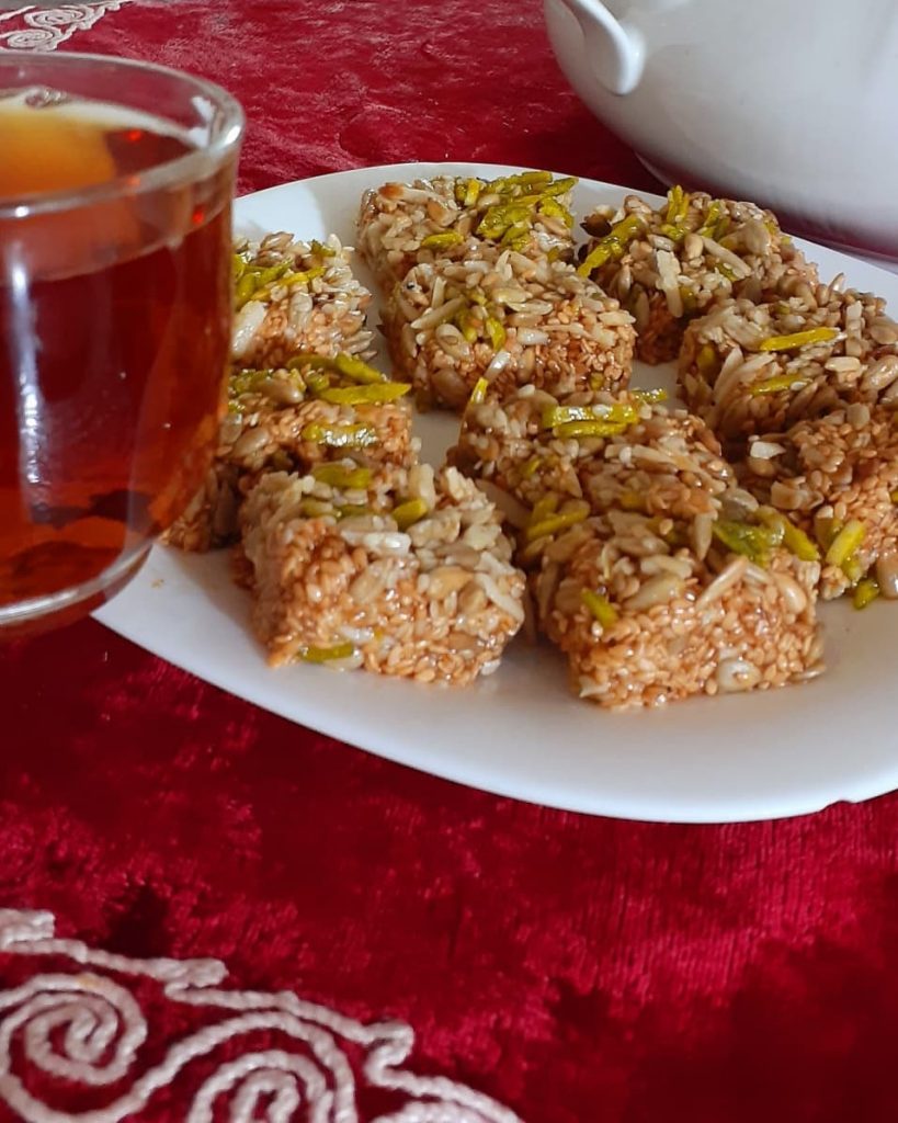 طرز تهیه سمسمیه کنجدی