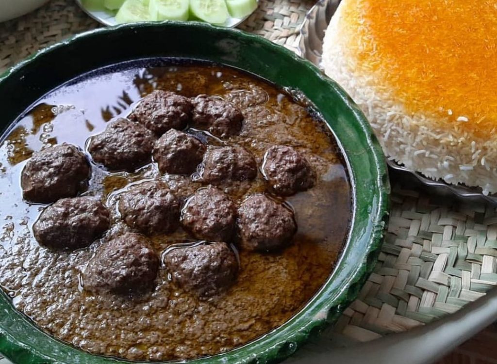 طرز تهیه فسنجان سبز