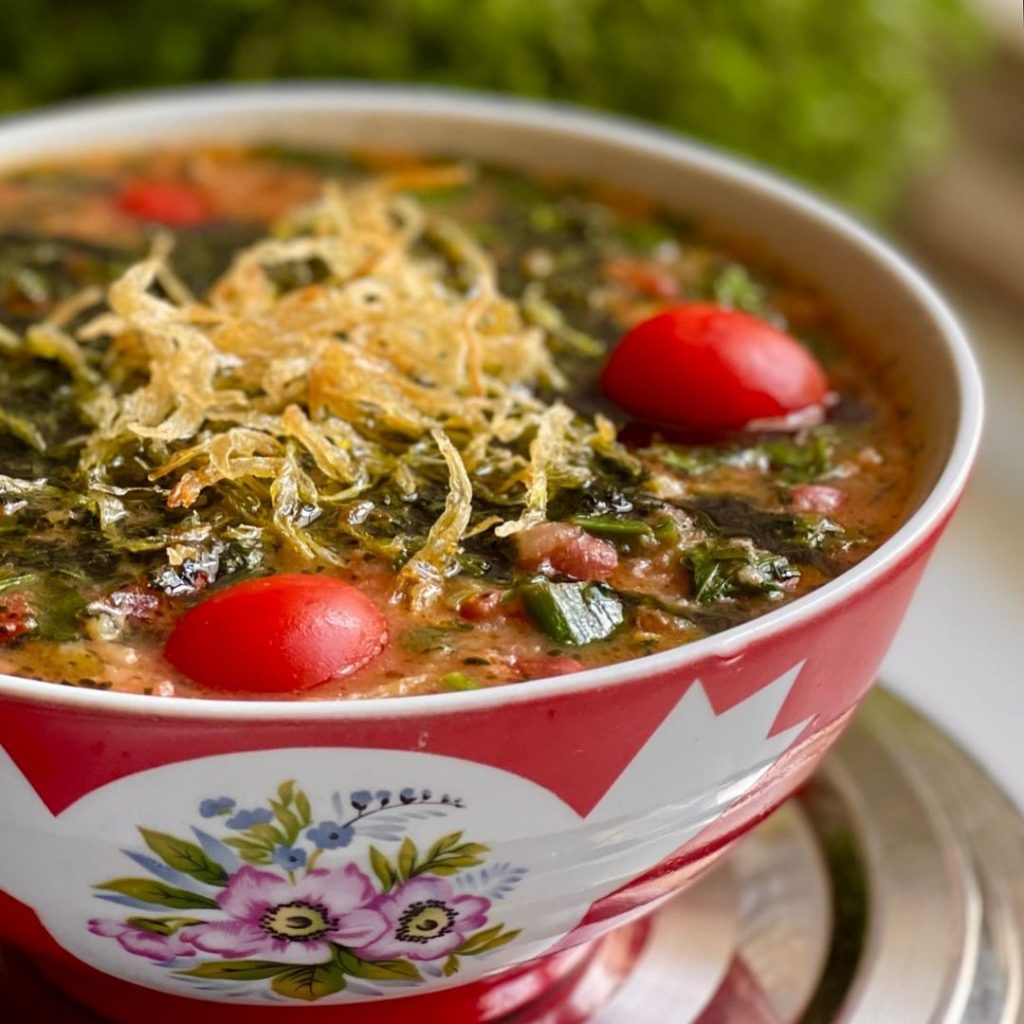 طرز تهیه آش گوجه فرنگی