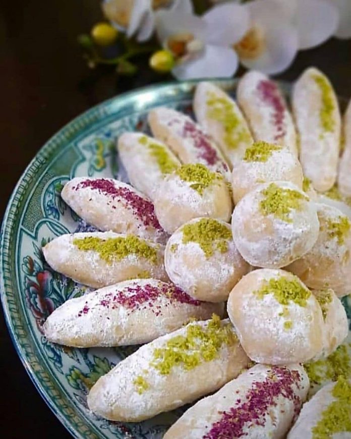طرز تهیه شیرینی ساق عروس