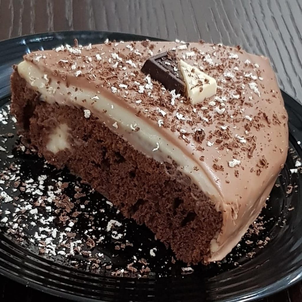 طرز تهیه کیک خیس با محلبی