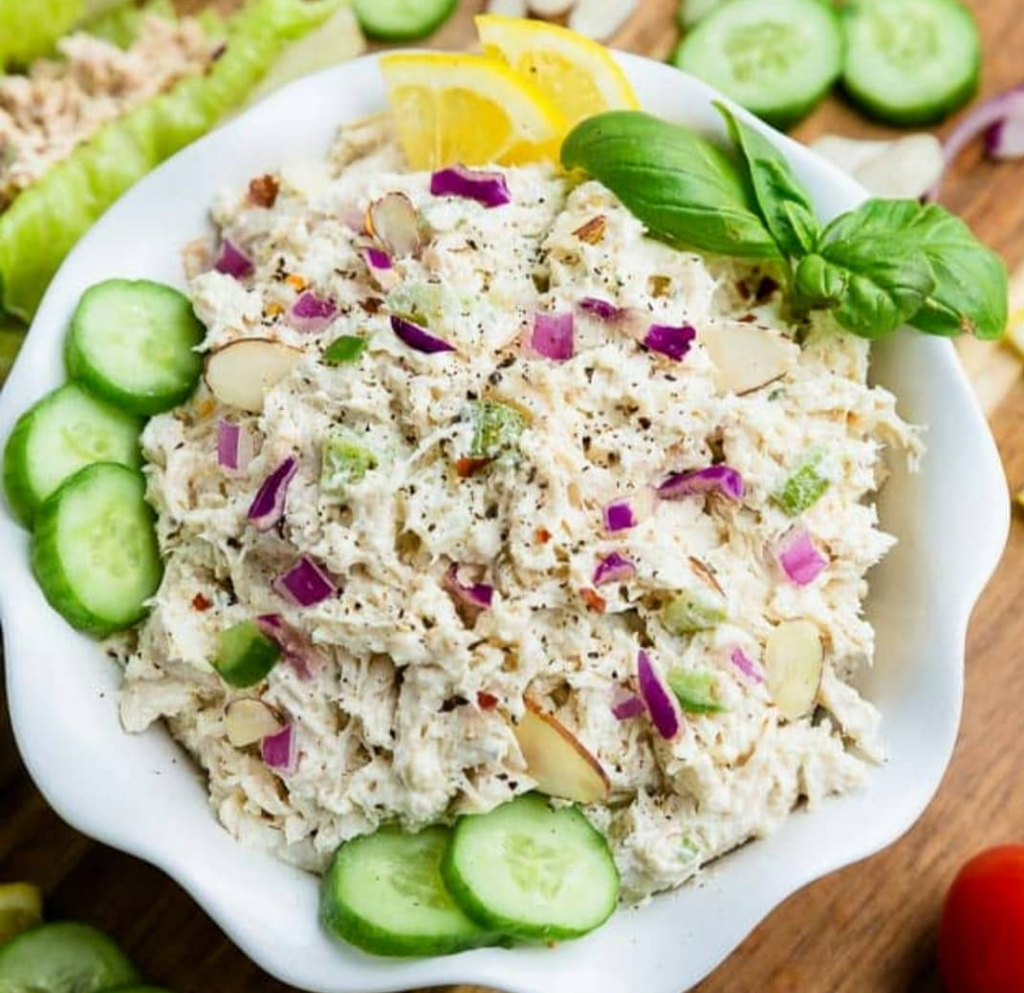 طرز تهیه سالاد کلم و مرغ