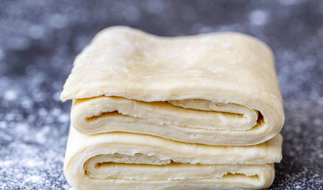 طرز تهیه خمیر پفکی فرانسوی ساده وخوشمزه برای پیتزا و پیراشکی