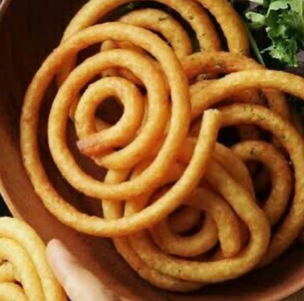 طرز تهیه سیب زمینی پفکی مارپیچی