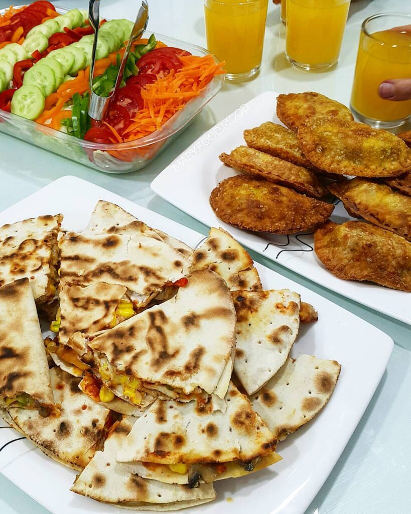 طرز تهیه کسادیا مرغ