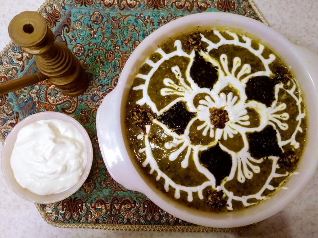 طرز تهیه آش دوغ قزوین