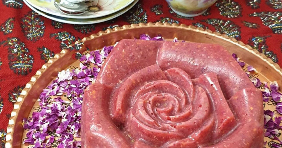 طرز تهیه حلوای گل محمدی